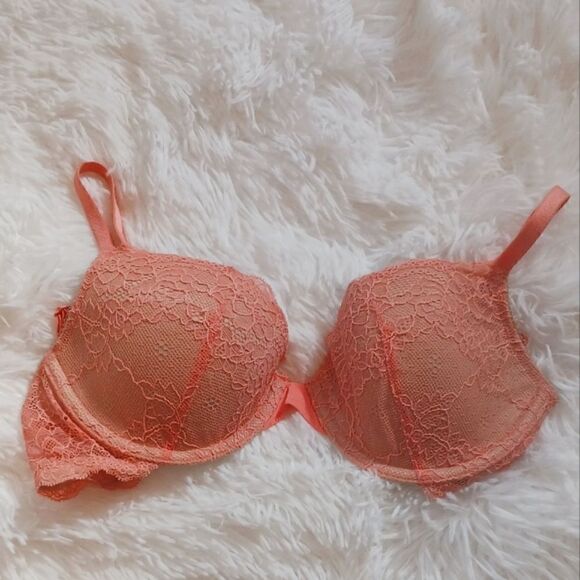 BCBGeneration 34B Underwire Lace Floral Bra - Picture 1 of 7